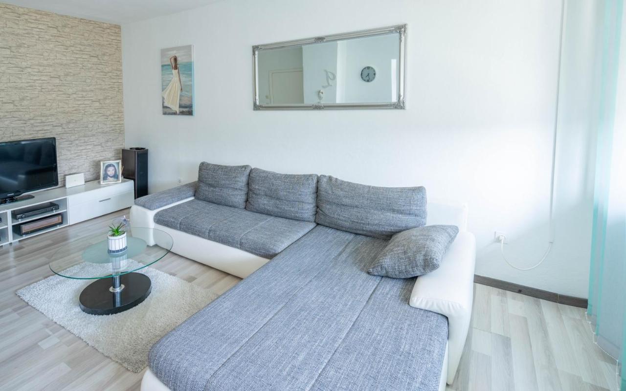 Apartman M Lejlighed Knin Eksteriør billede